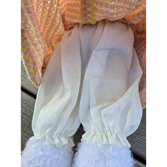 Henton International LTD Kwun Tong Hong Kong Girl Plush Bunny Home Décor Stuffed - Picture 9 of 12